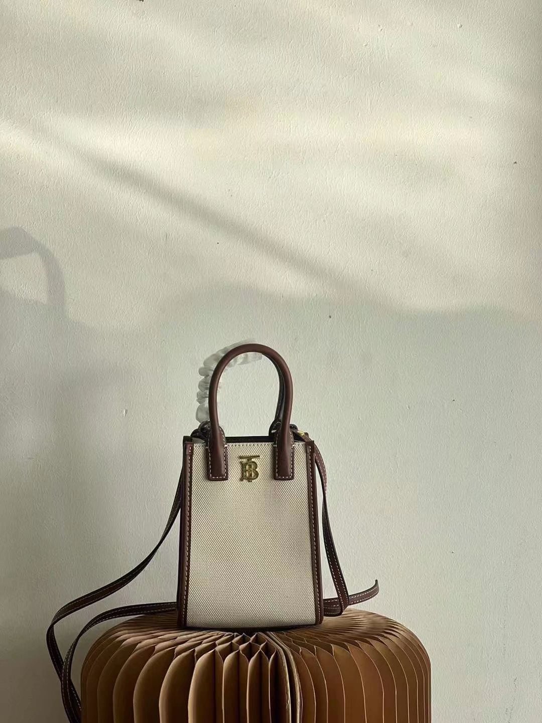激安人気新品鞄 バッグ バーバリー トートバッグ
