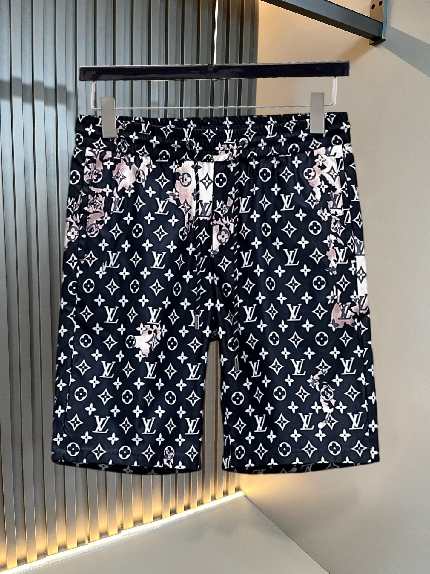 26SS春夏服新作 ルイヴィトン ショートパンツ ズボン  メンズ