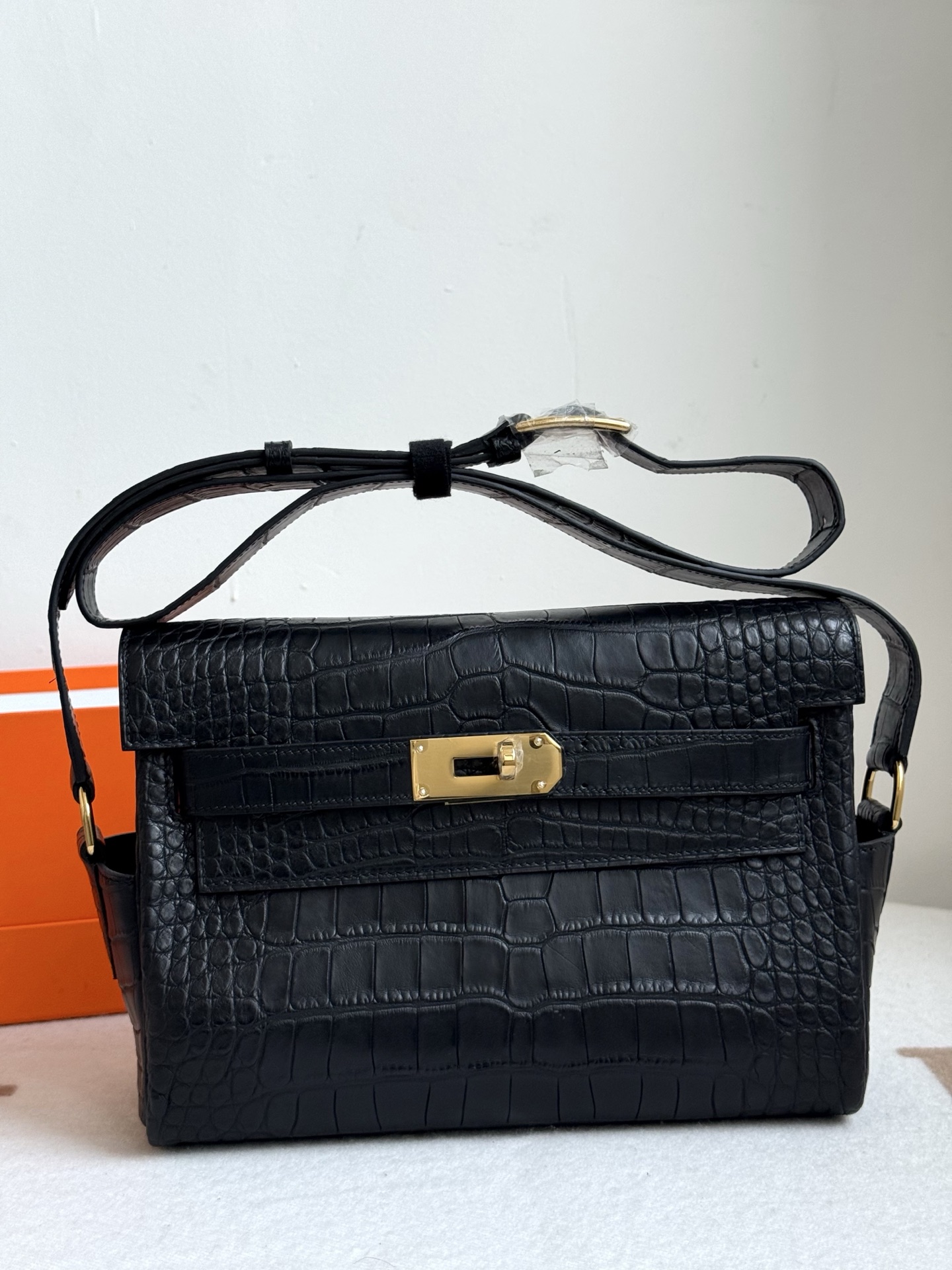 TOP エルメス kelly 25cm クロコ Beeswax thread メッセンジャーバッグ