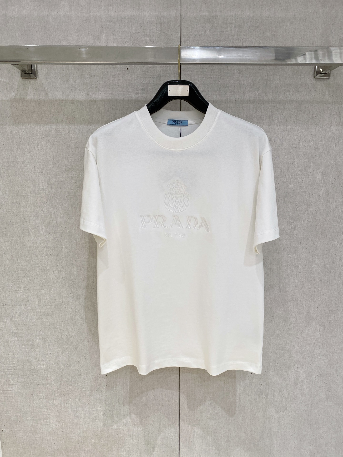 プラダ 26 新作が登場 半袖Ｔシャツ トップス メンズ