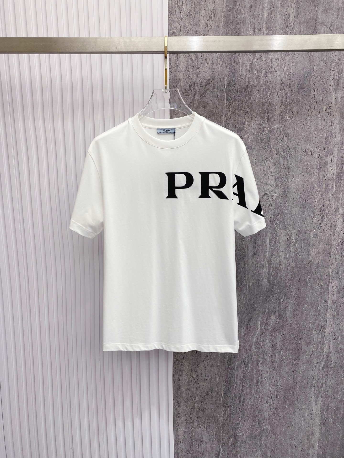プラダ 26 新作が登場 半袖Ｔシャツ トップス メンズ