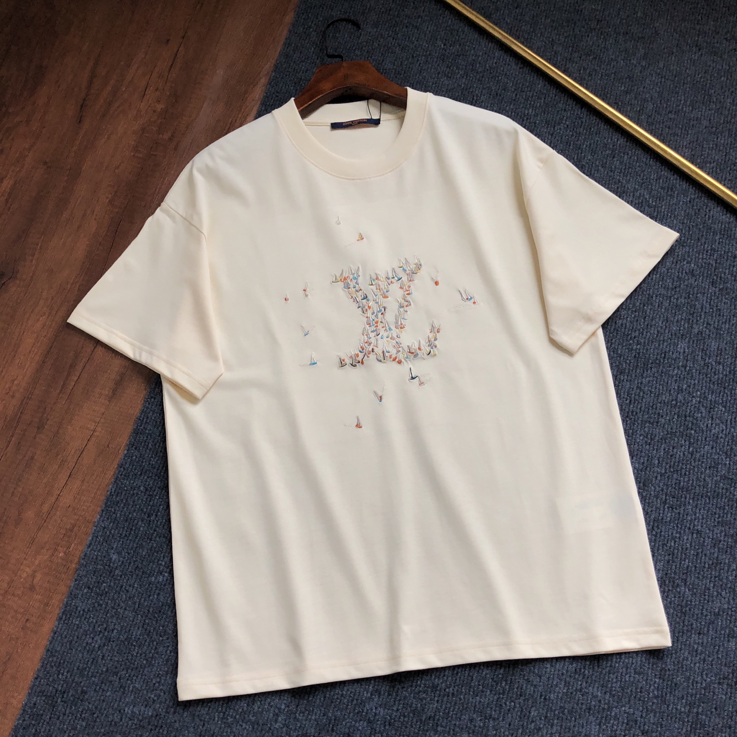 26SS春夏服 ルイヴィトン 半袖Tシャツ トップス 男女兼着