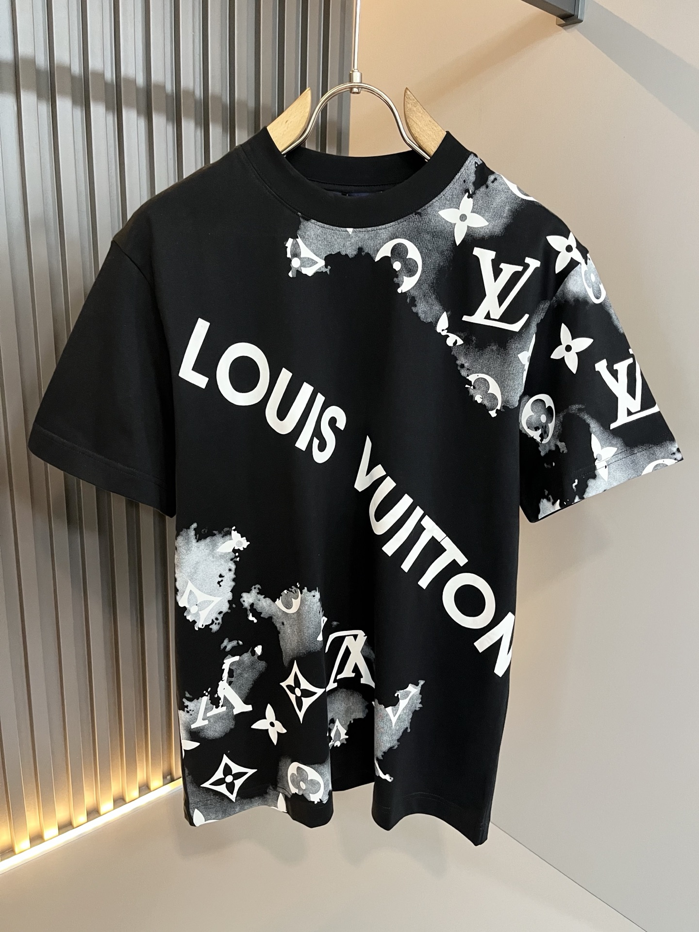 26SS春夏服 ルイヴィトン 半袖Tシャツ トップス 男女兼着