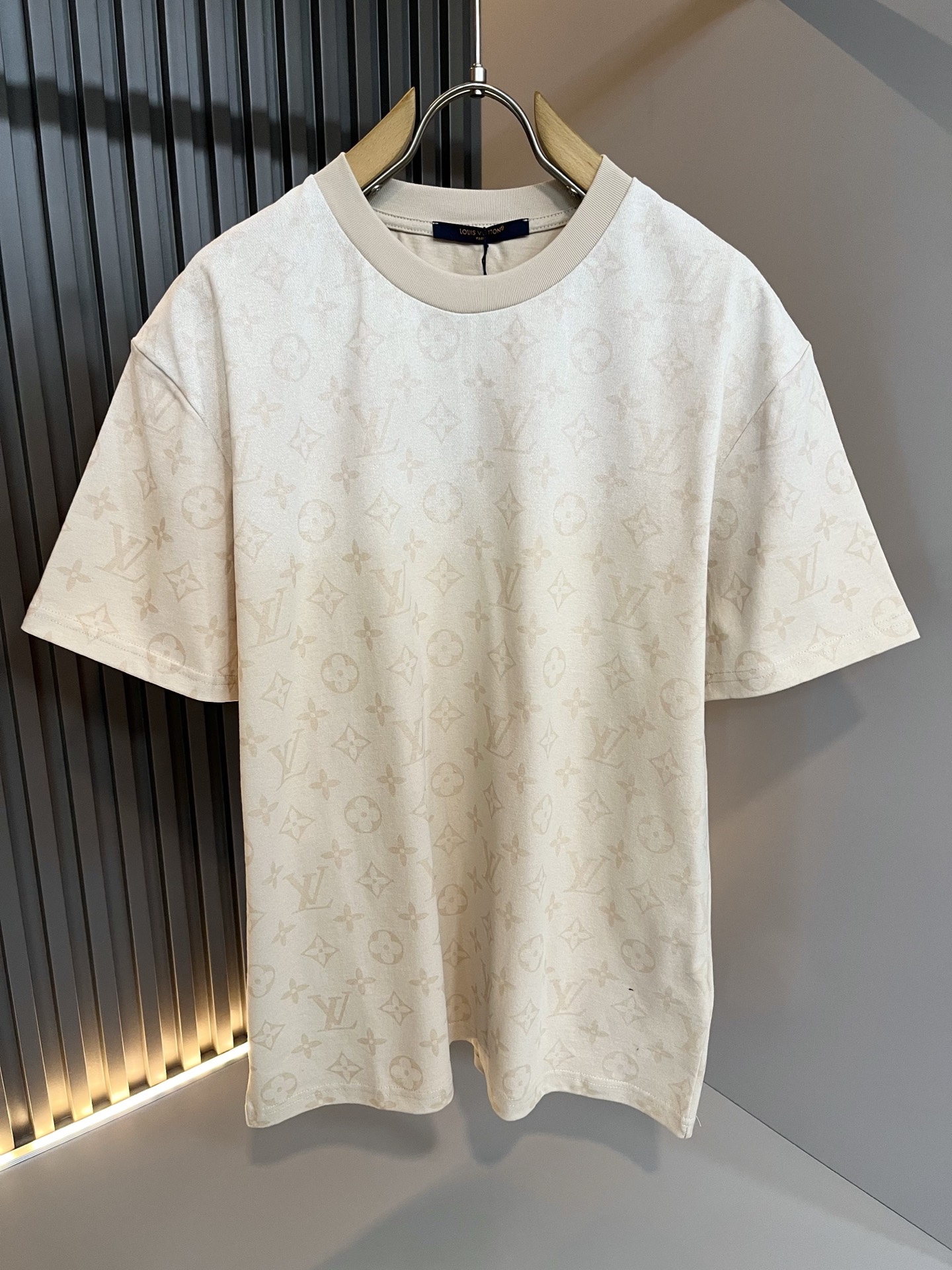 26SS春夏服 ルイヴィトン 半袖Tシャツ トップス 男女兼着