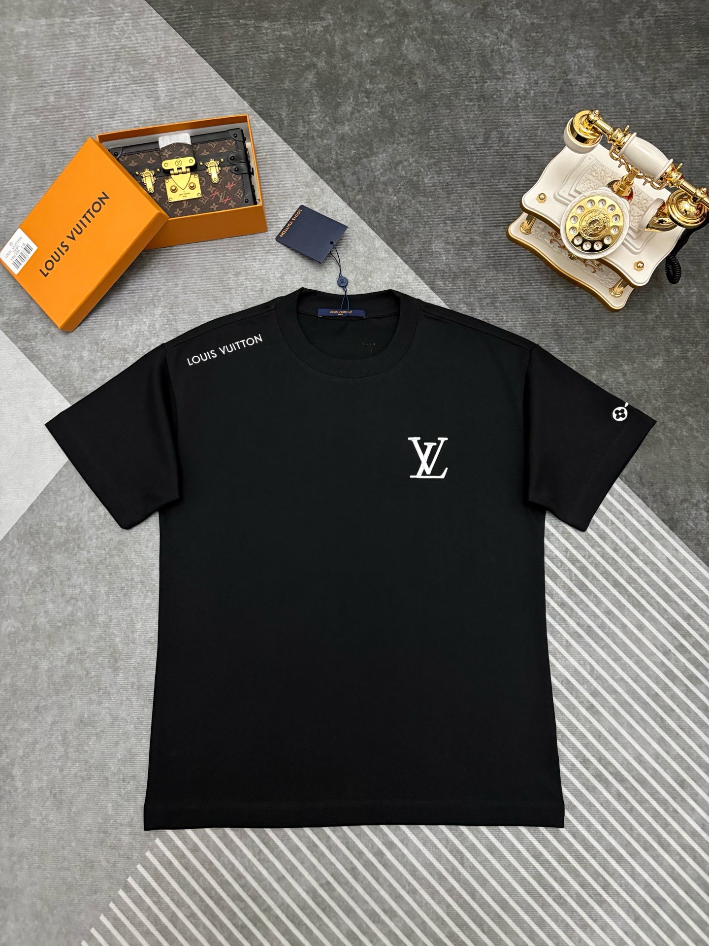 26SS春夏服 ルイヴィトン 半袖Tシャツ トップス 男女兼着