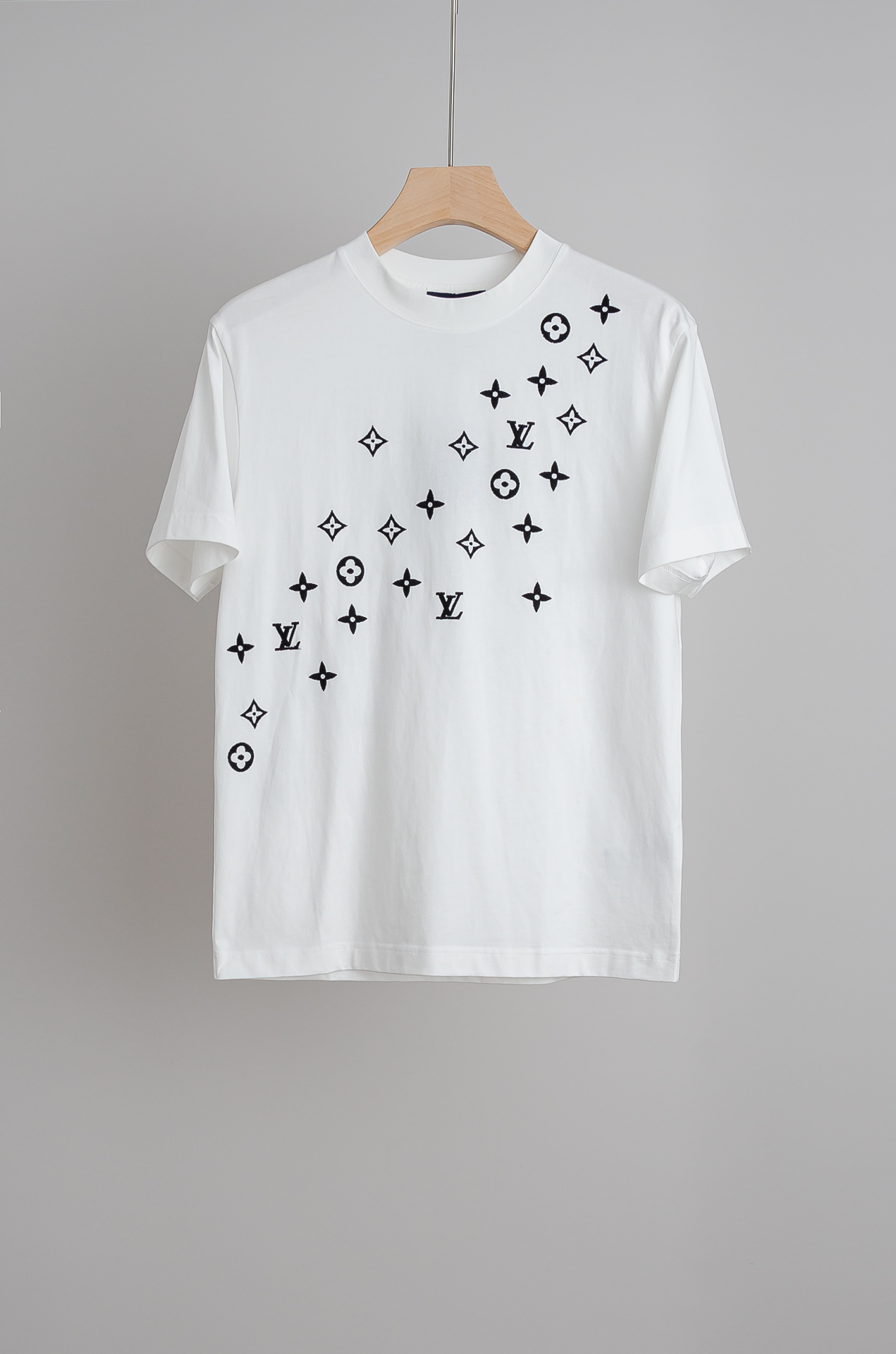 26SS春夏服 ルイヴィトン 半袖Tシャツ トップス  メンズ