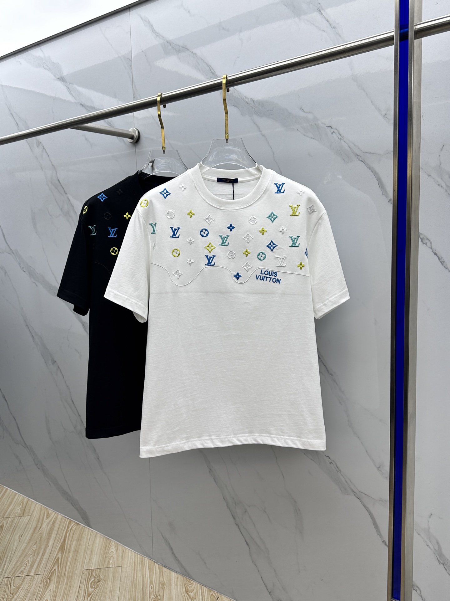 26SS春夏服 ルイヴィトン 半袖Tシャツ トップス 男女兼着