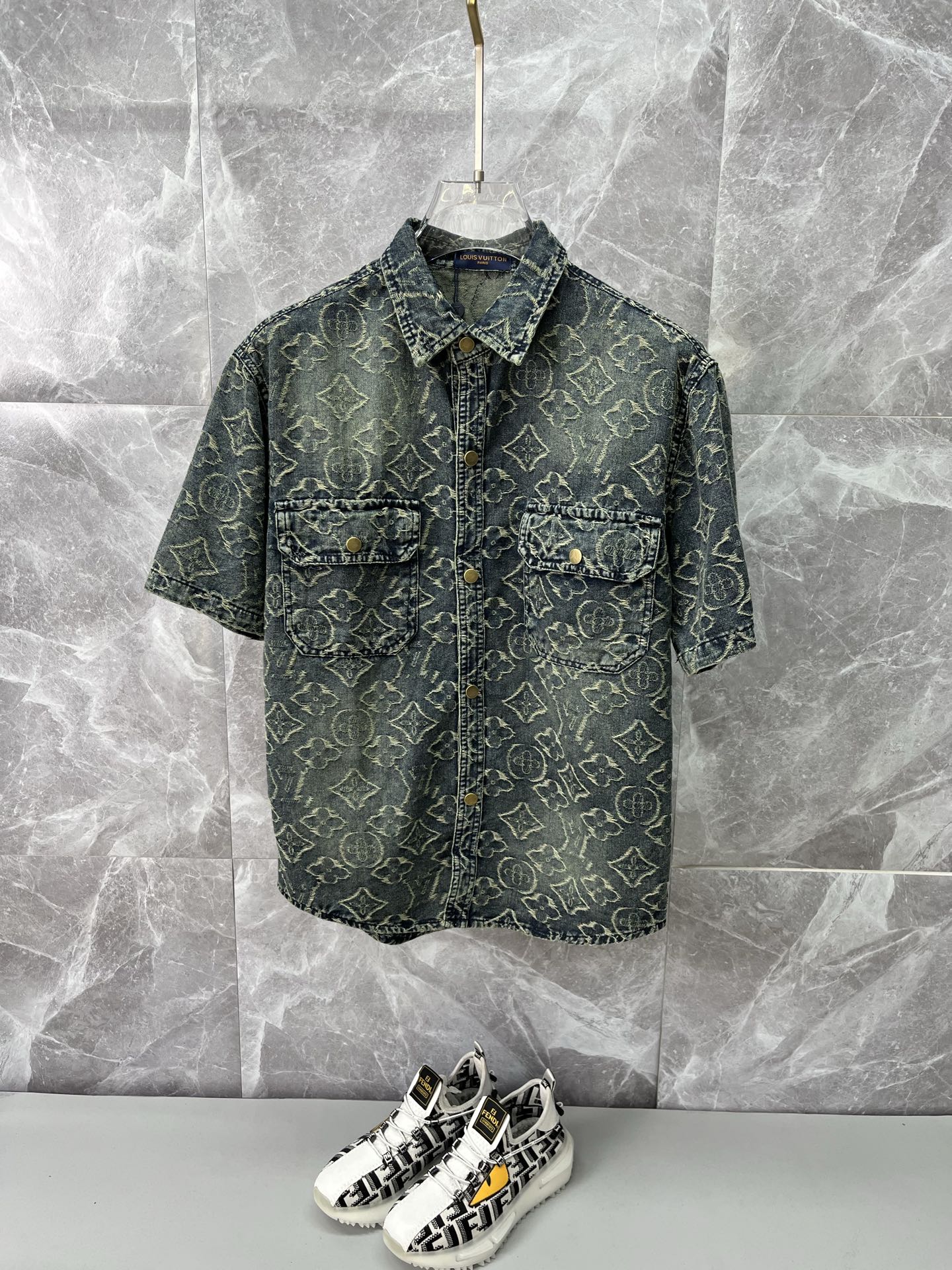 25-服 ルイヴィトン 半袖Tシャツ トップス