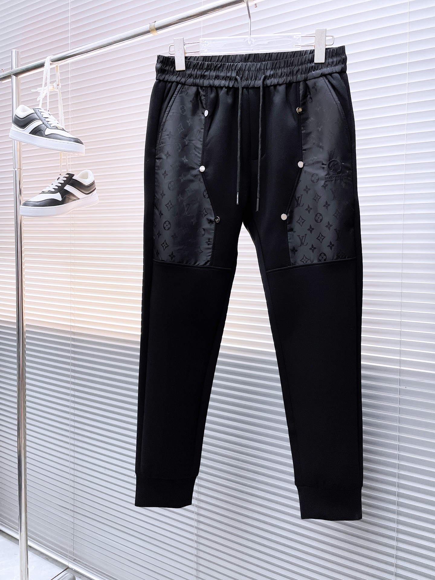 25-服 ルイヴィトン カジュアルパンツ ズボン