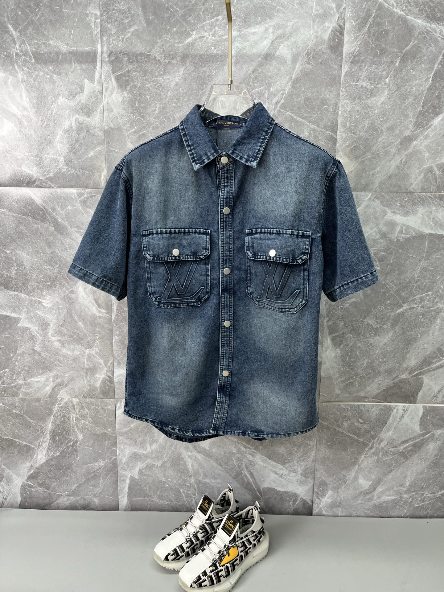 25-服 ルイヴィトン 半袖Tシャツ トップス
