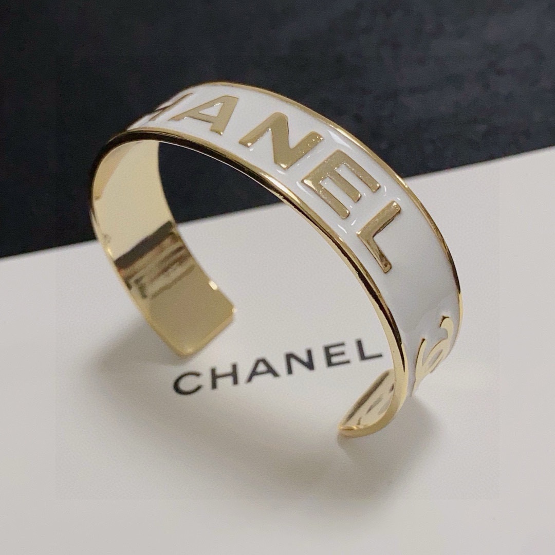 アクセサリー コピー シャネル 人気商品 ブレスレット カフブレス