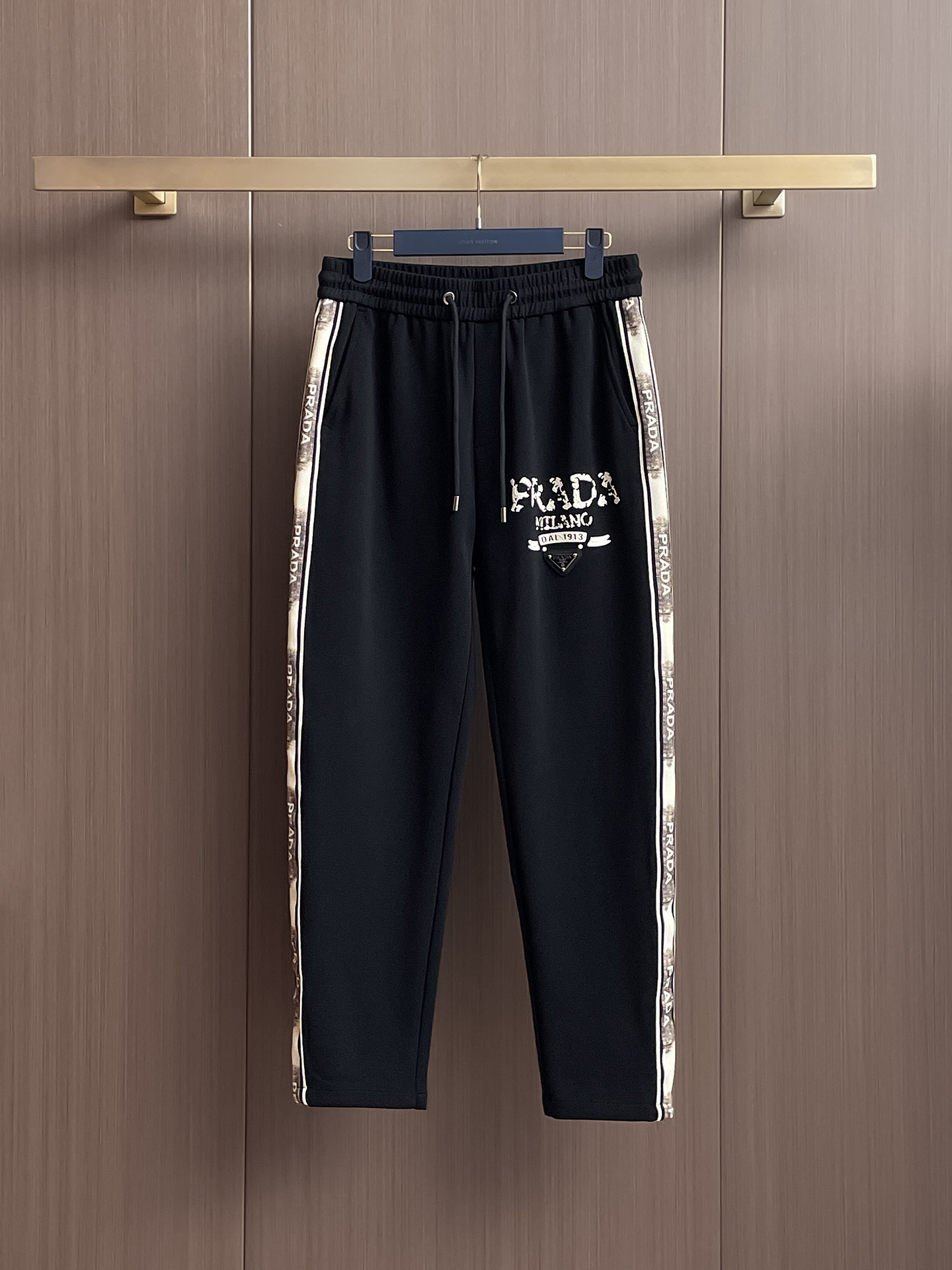 25SS秋冬パンツ 人気プラダ スウェットパンツ