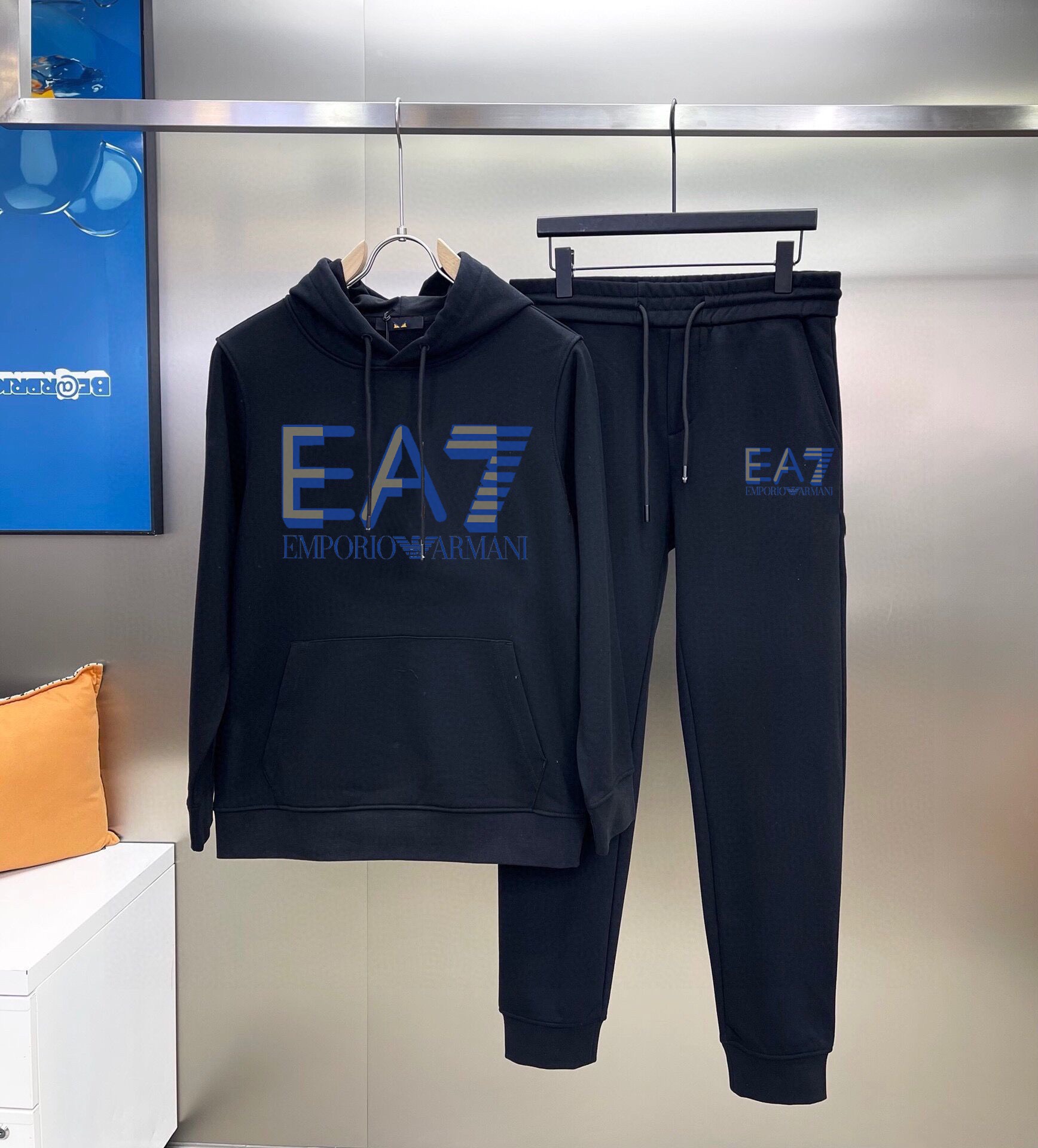 秋冬服 人気商品入荷 アルマーニ 野球 セットアップ  メンズ