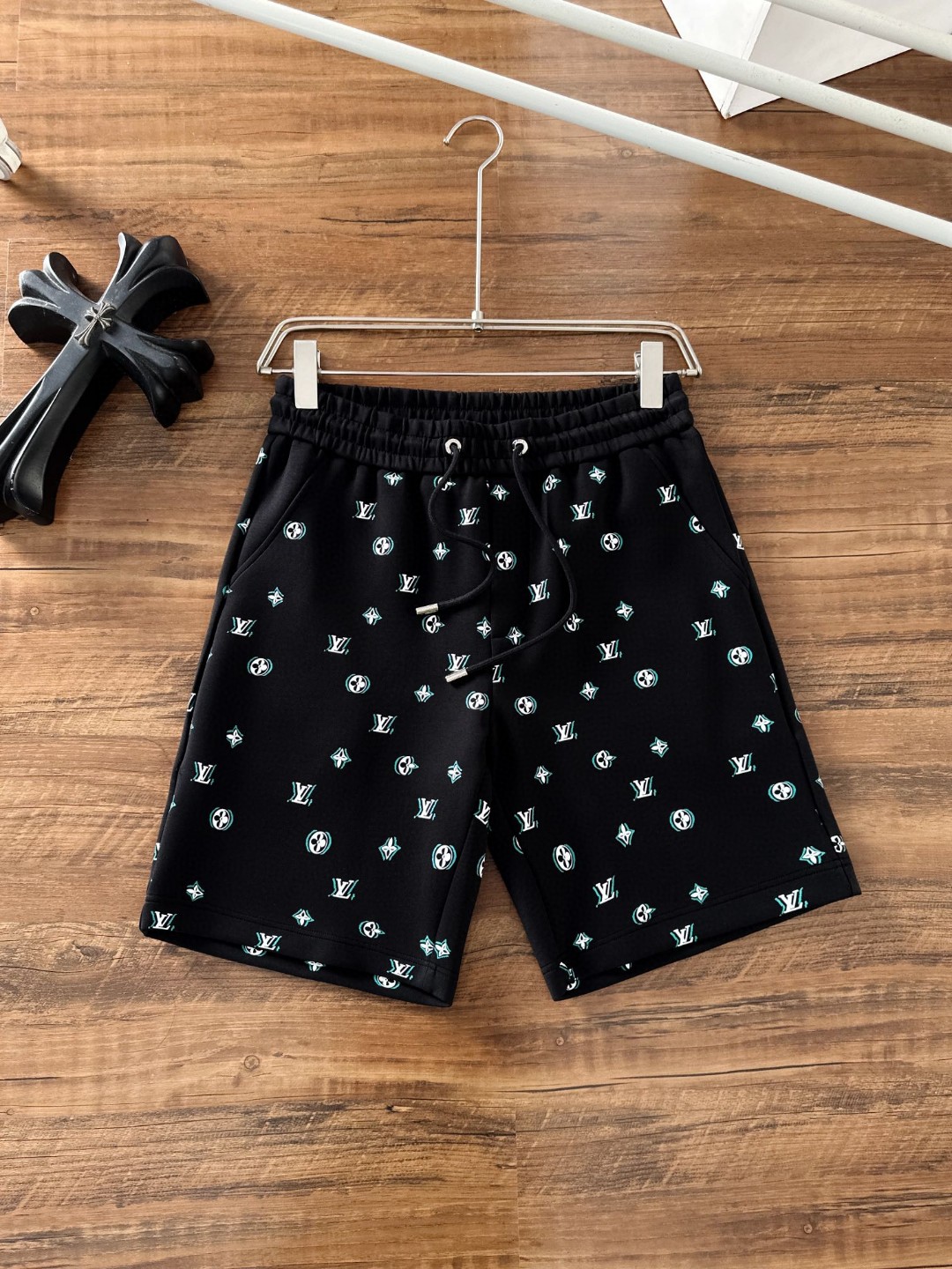 25SS服 ルイヴィトン ズボン ショートパンツ  メンズ