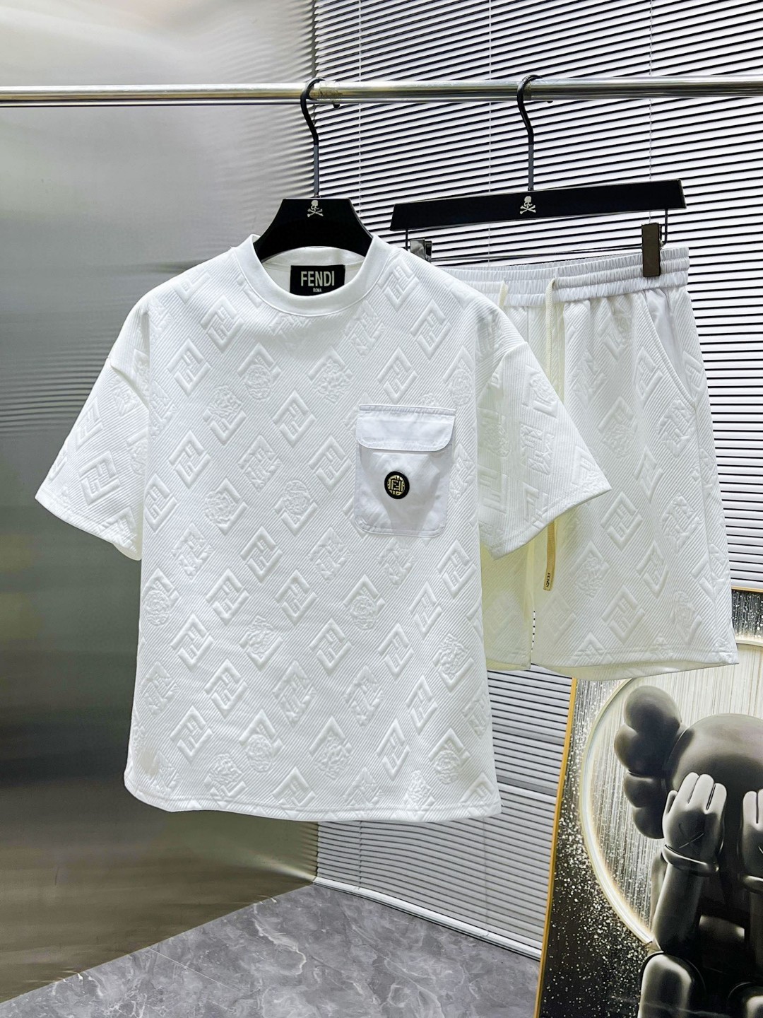 25SS服 フェンディ上下服 セットアップ  メンズ