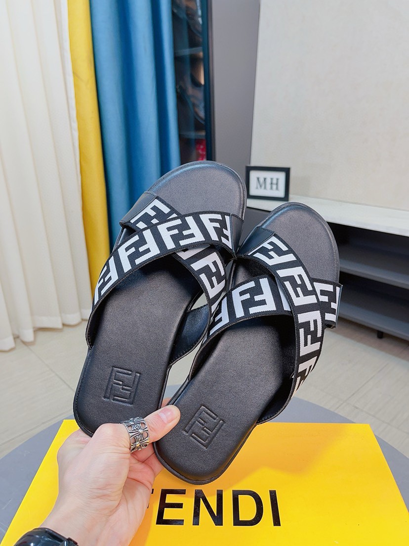 フェンディ 2024新品 靴 サンダル/ビーチサンダル