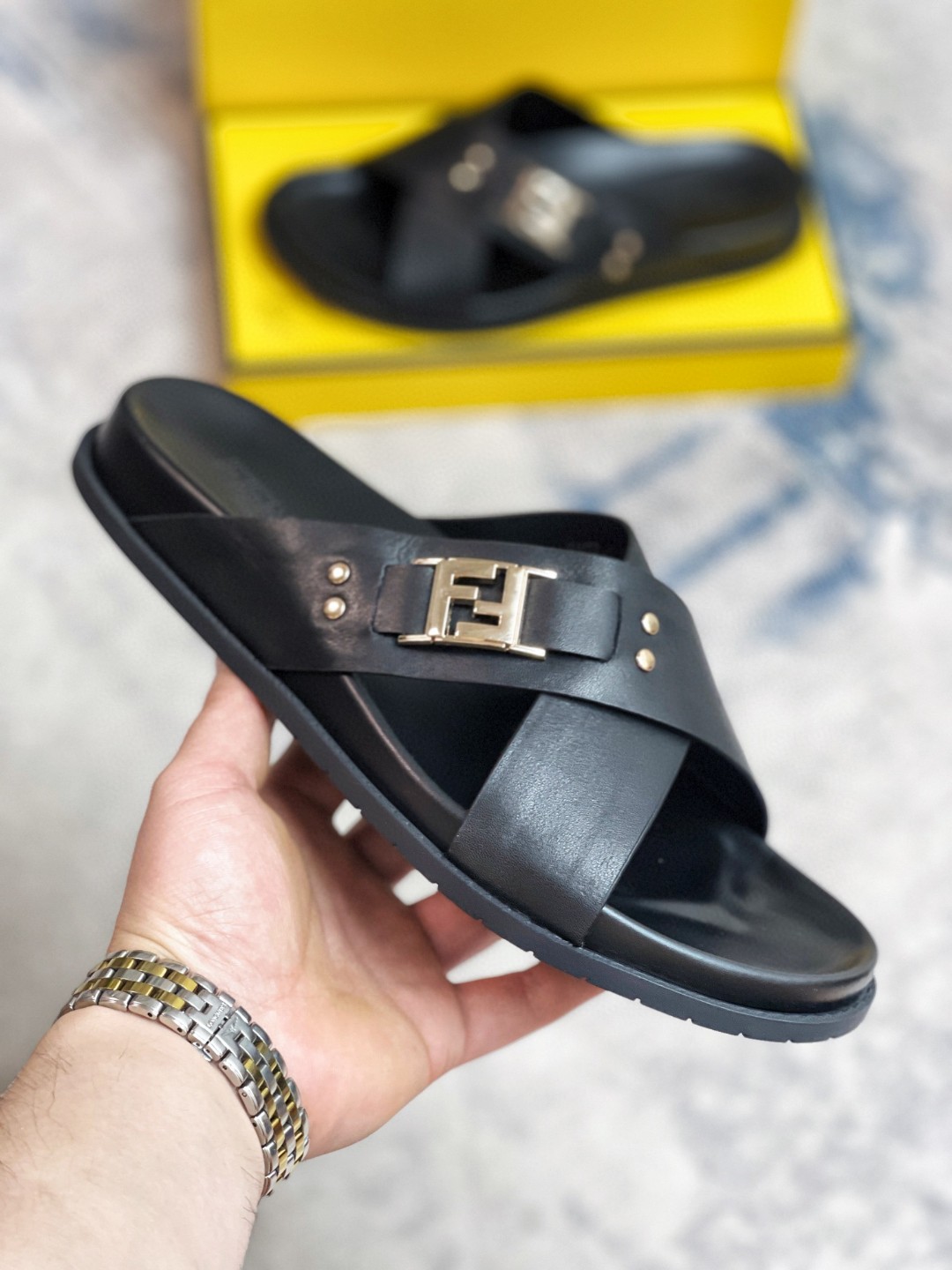フェンディ 2024新品 靴 サンダル/ビーチサンダル