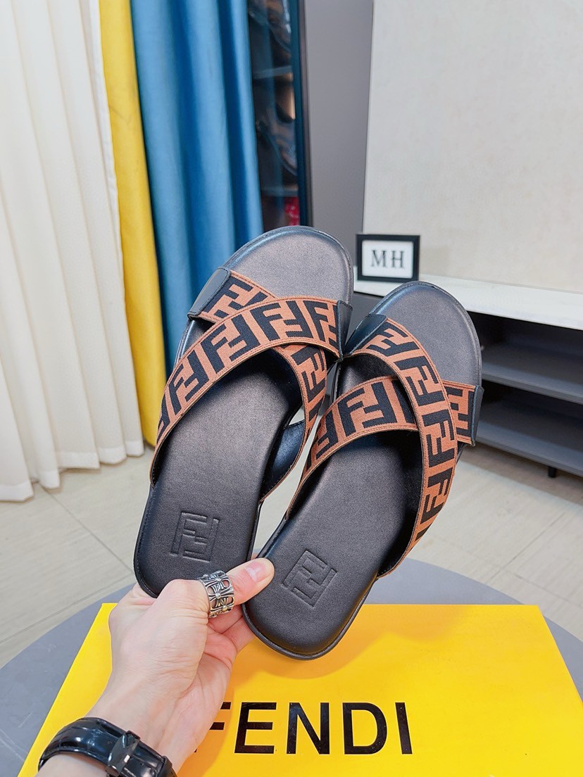 フェンディ 2024新品 靴 サンダル/ビーチサンダル