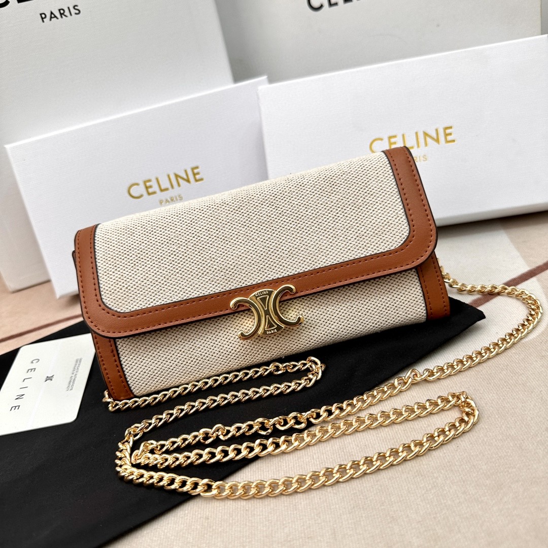 セリーヌ 新品値下受付 Triomphe チェーンショルダーバッグ