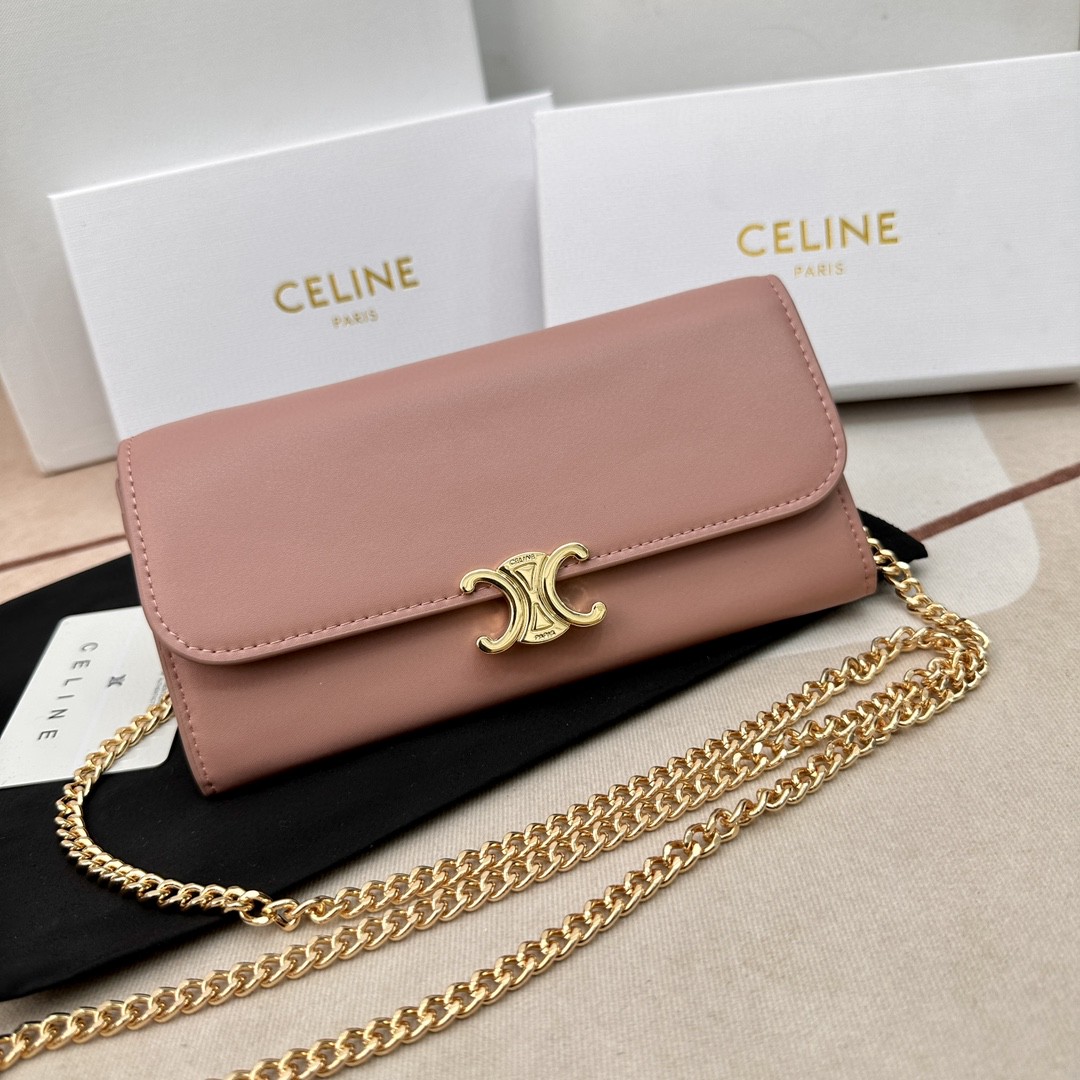 セリーヌ 新品値下受付 Triomphe チェーンショルダーバッグ