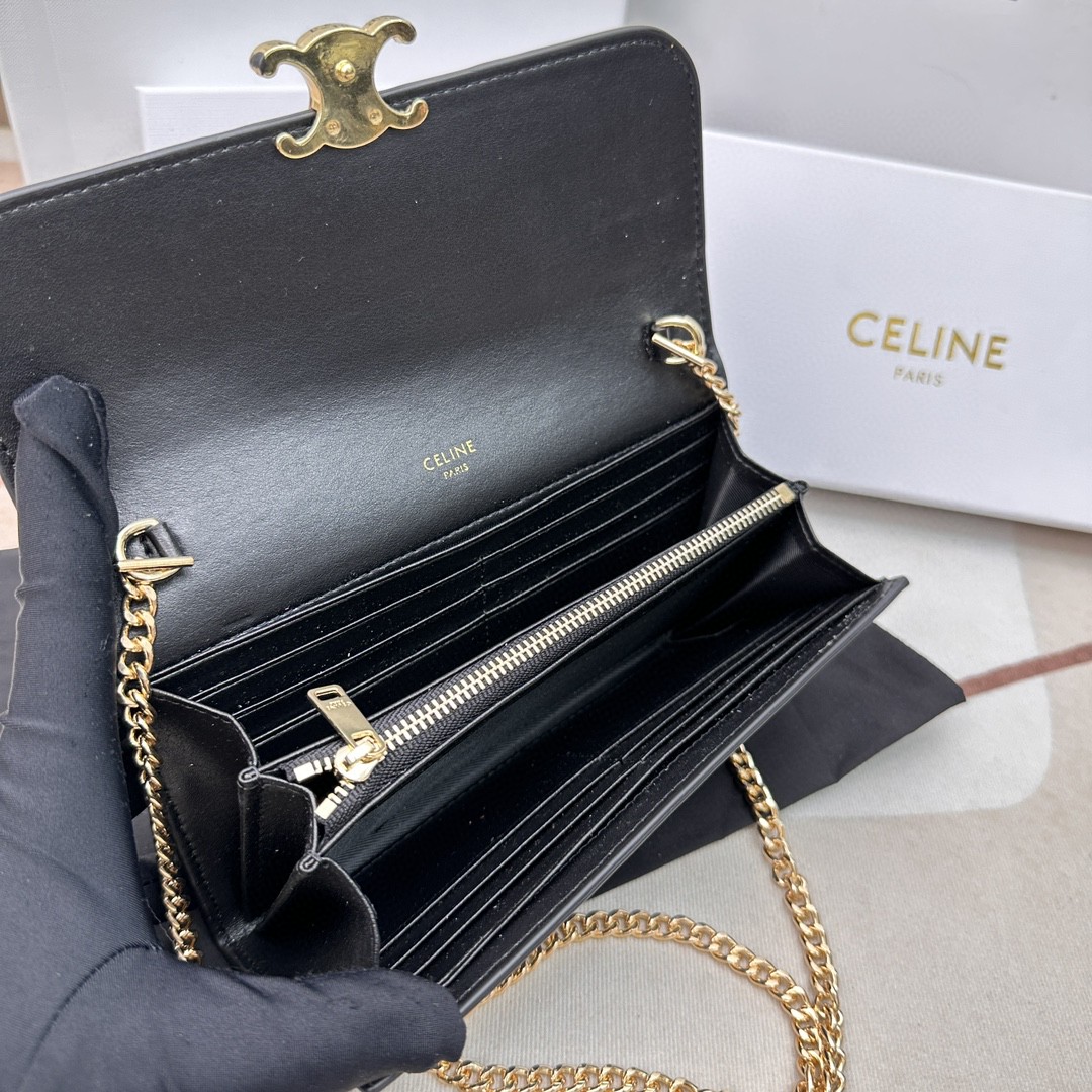 セリーヌ 新品値下受付 Triomphe チェーンショルダーバッグ