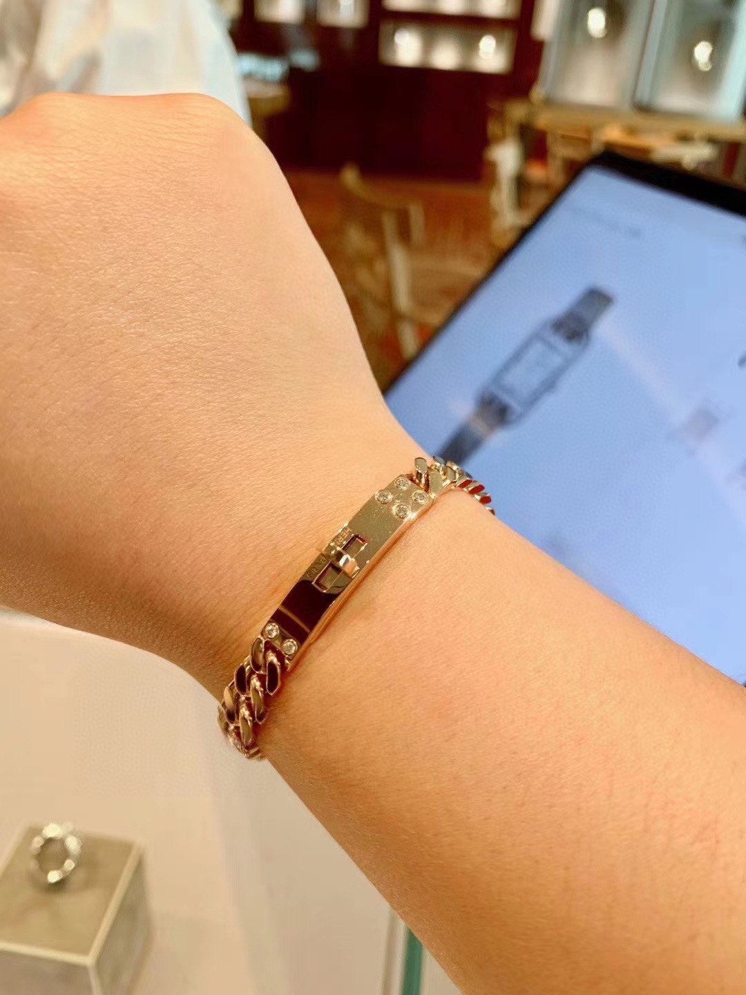 人気商品 HERMES エルメス ブレスレット.カフブレス