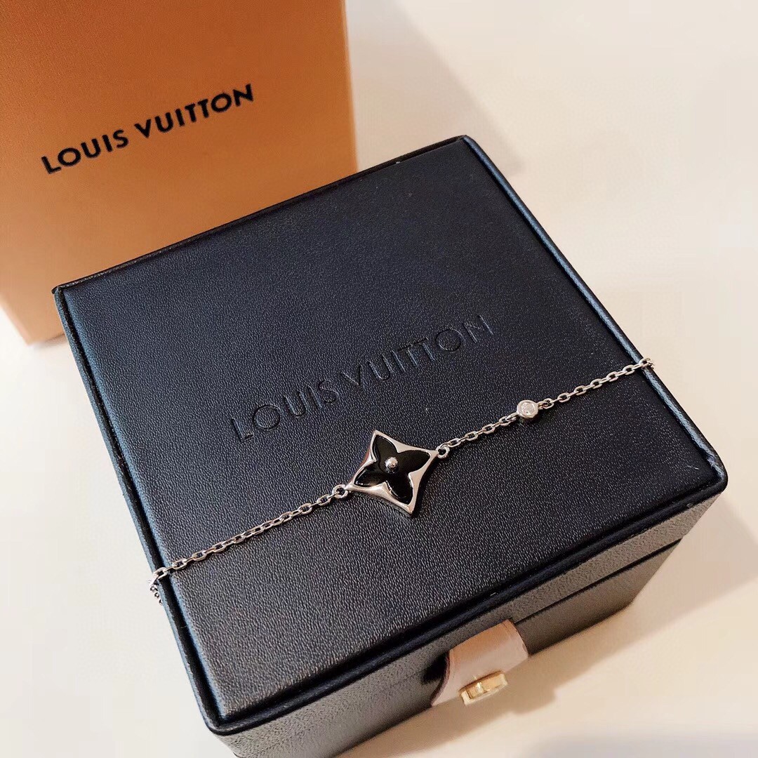 LV ルイヴィトン 今季の新作 ブレスレット.カフブレス