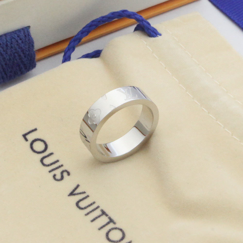 今季の新作 LOUIS VUITTON ルイヴィトン リング