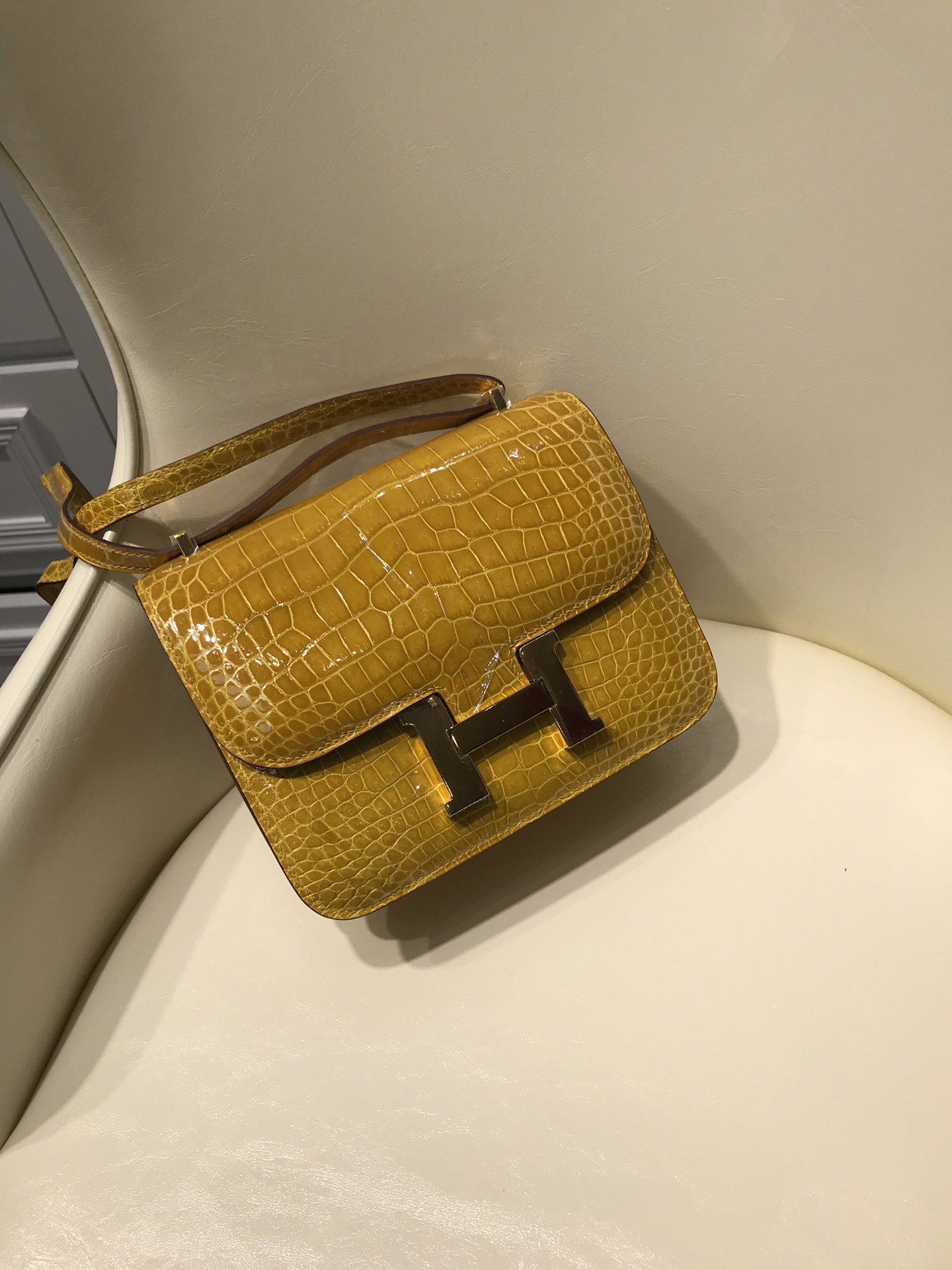 エルメス コンスタンス [Constance] 手作り クロコダイル 24/19CM TD2001P7500