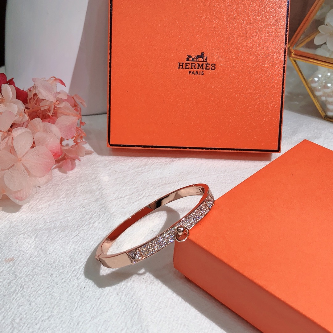 HERMES/エルメス 今季の新作 ブレスレット.カフブレス
