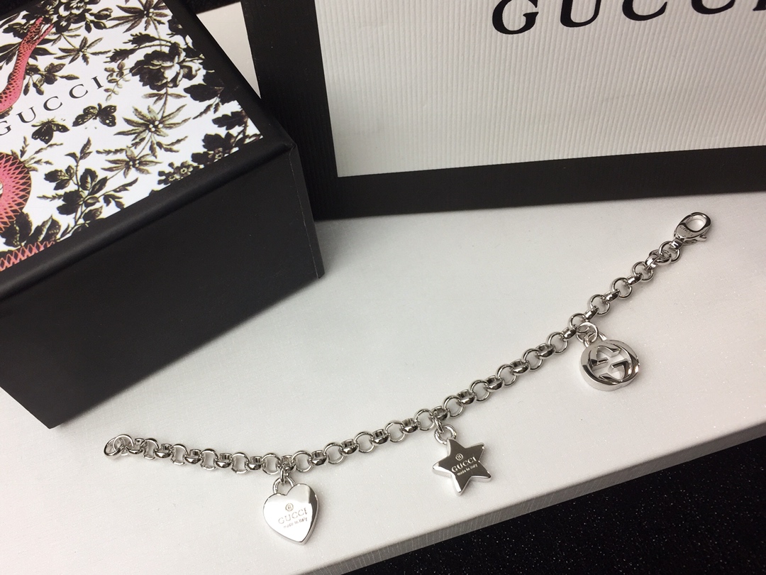 gvcci（グッチ）人気商品 レスレット カフブレス YX